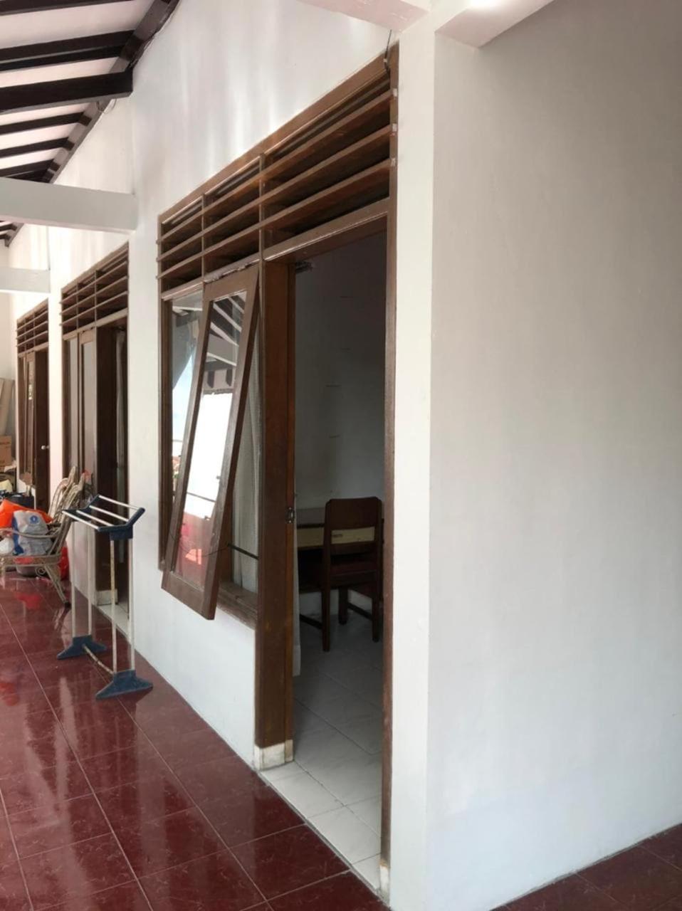 Oyo 90482 Rumah Oma Syariah Kupang  Eksteriør billede