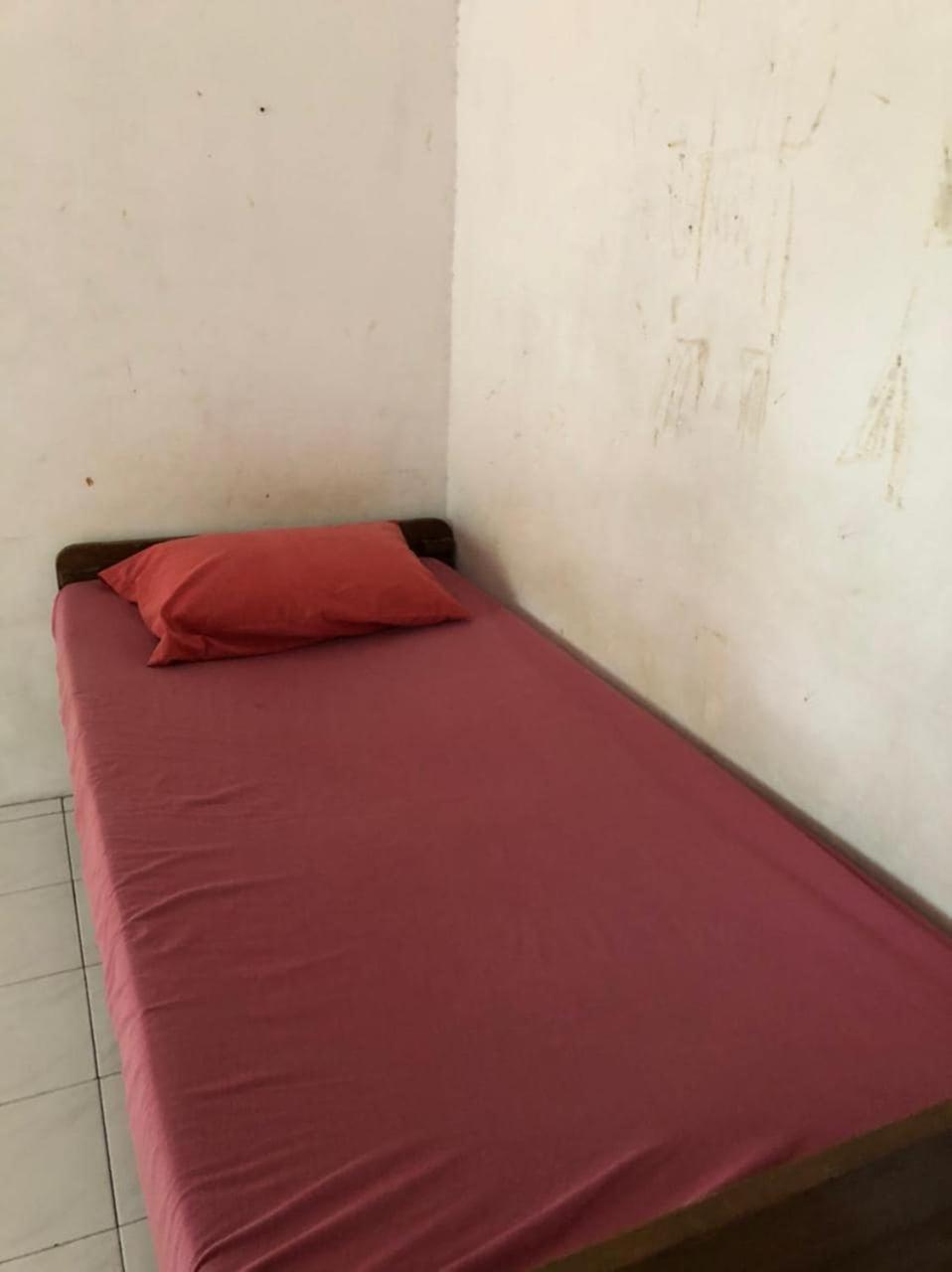 Oyo 90482 Rumah Oma Syariah Kupang  Eksteriør billede