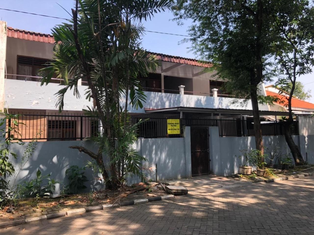 Oyo 90482 Rumah Oma Syariah Kupang  Eksteriør billede