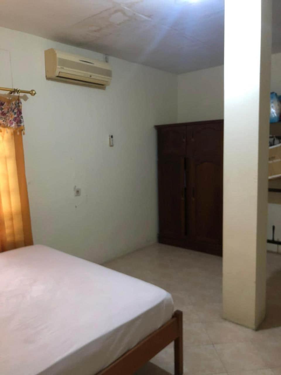 Oyo 90482 Rumah Oma Syariah Kupang  Eksteriør billede