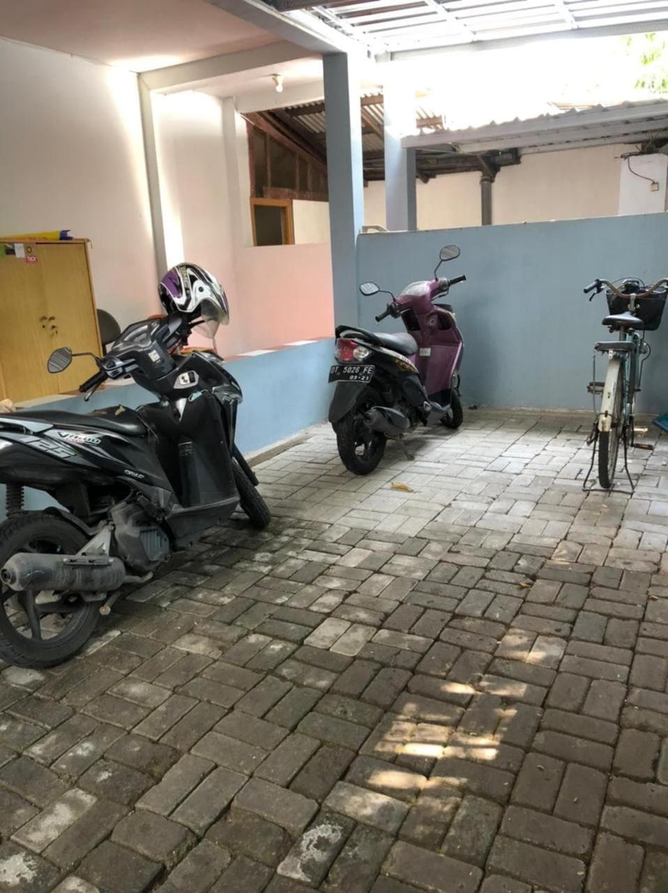 Oyo 90482 Rumah Oma Syariah Kupang  Eksteriør billede